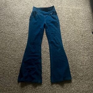 HALARA Criss Cross Flare Jeans